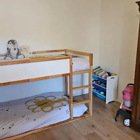 A 15 Minutes De Prázdninový dům *