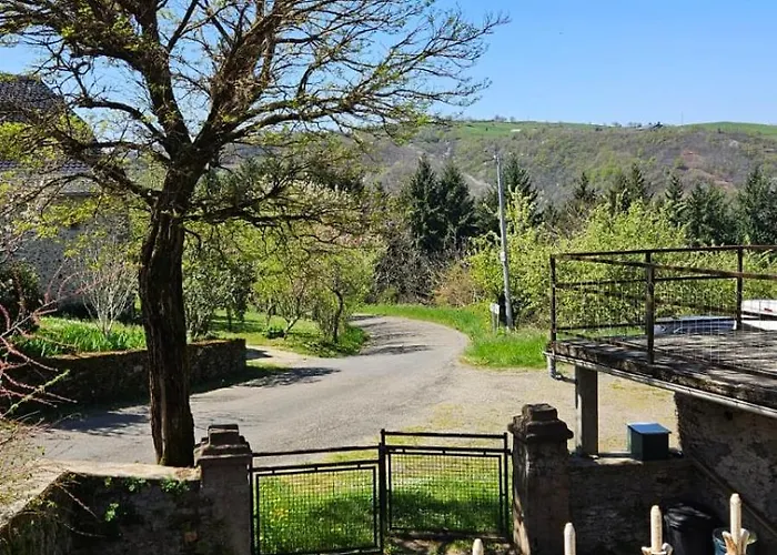 à 15 Minutes De * Conques-en-Rouergue