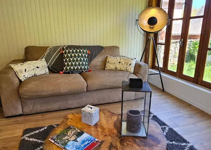 à 15 Minutes De * Conques-en-Rouergue