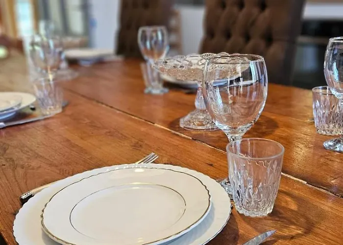 à 15 Minutes De * Conques-en-Rouergue